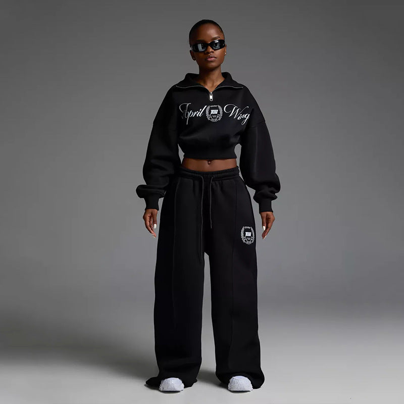Kvinders sporty cropped sweatshirt med høj krave og komfortable joggingbukser Skovae
