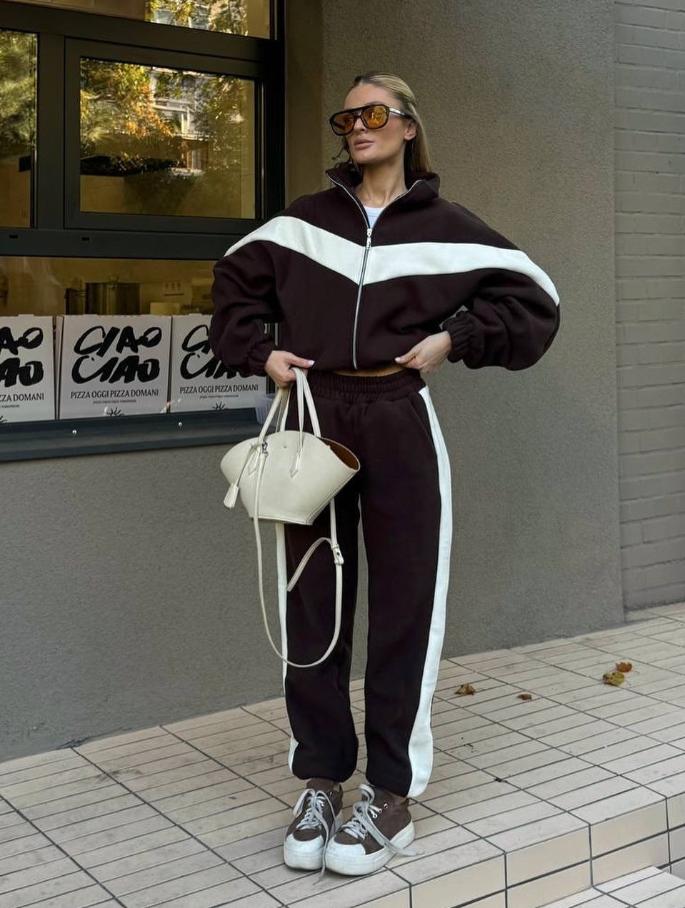 Kvinders sports fleece sæt med høj krave og blouson stil skæring Skovae