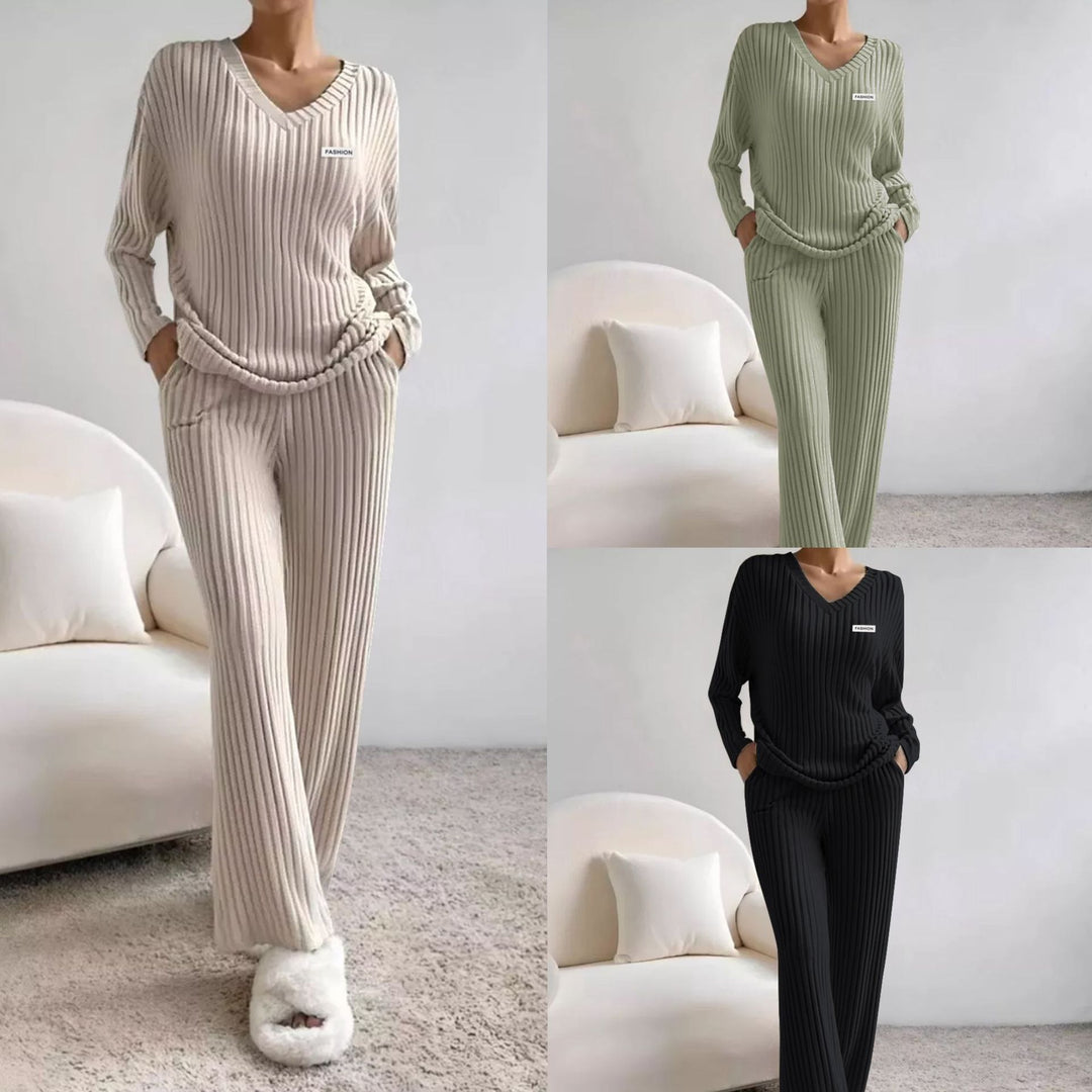 Dame Relax-sæt med struktureret stof og elegante detaljer Stilla