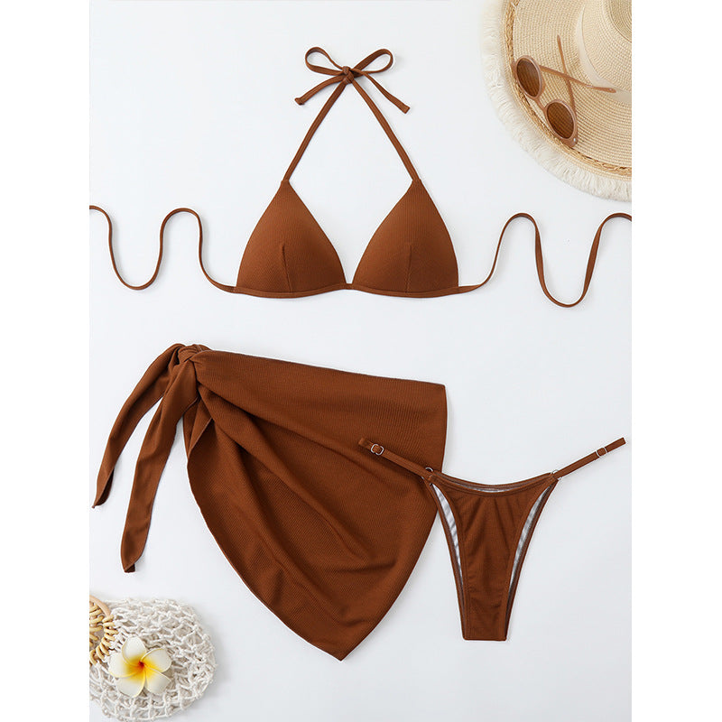 Dame Triangle-Bikini-Sæt med flydende Sarong Stilla