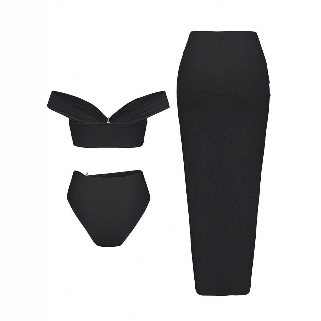 Dame Bikinisæt med indpakningsskørt og elegante smykkedetaljer Skovae
