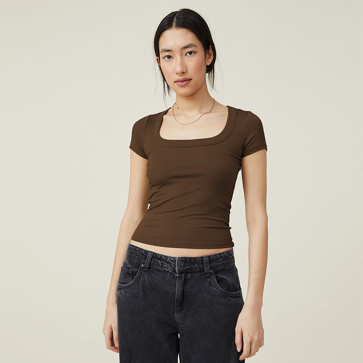 Dame Crop-top med firkantet udskæring og fin ribstruktur Stilla