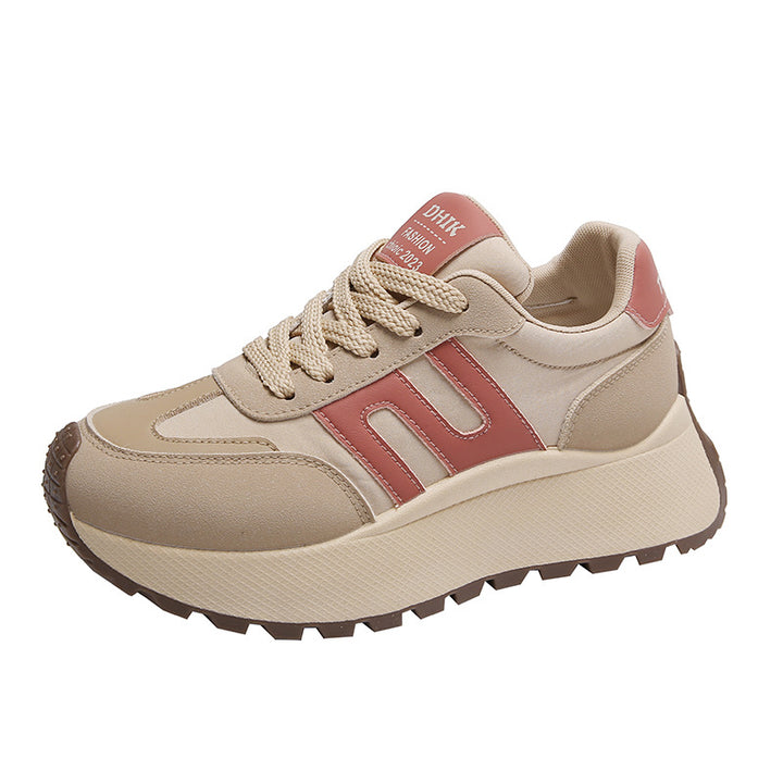 Dame sneakers i afslappet-modern stil med tyk profilsål og åndbart overmateriale Stilla