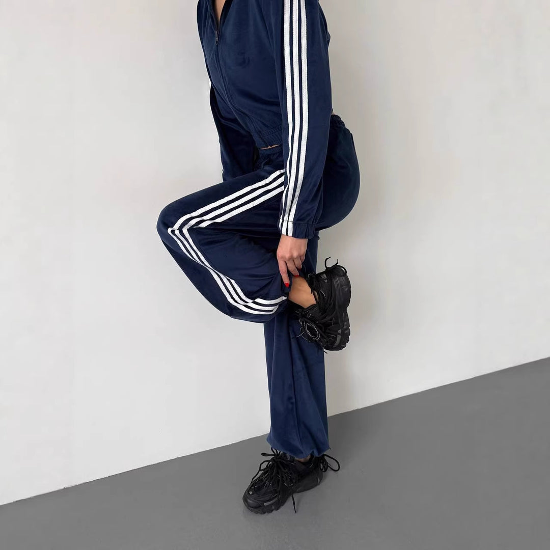 Kvinders fleece sportssæt med cropped jakke og behageligt vidde-bukser Skovae