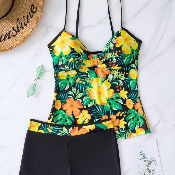 Dame top-badebukser med stilfuldt blomsterdesign og shorts Stilla