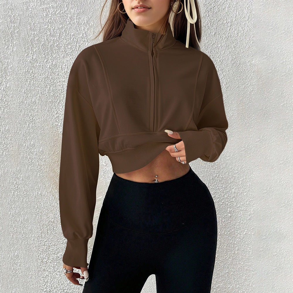 Kvinders cropped sweatshirt med høj-lukning lynlås og lavet af blødt materiale Stilla