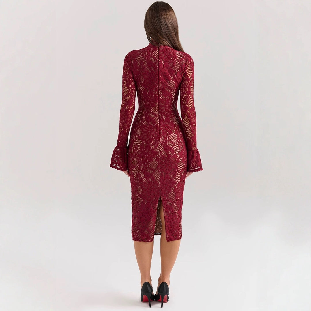 Kvindekjole i lace med høj halsdesign og lange ærmer Skovae