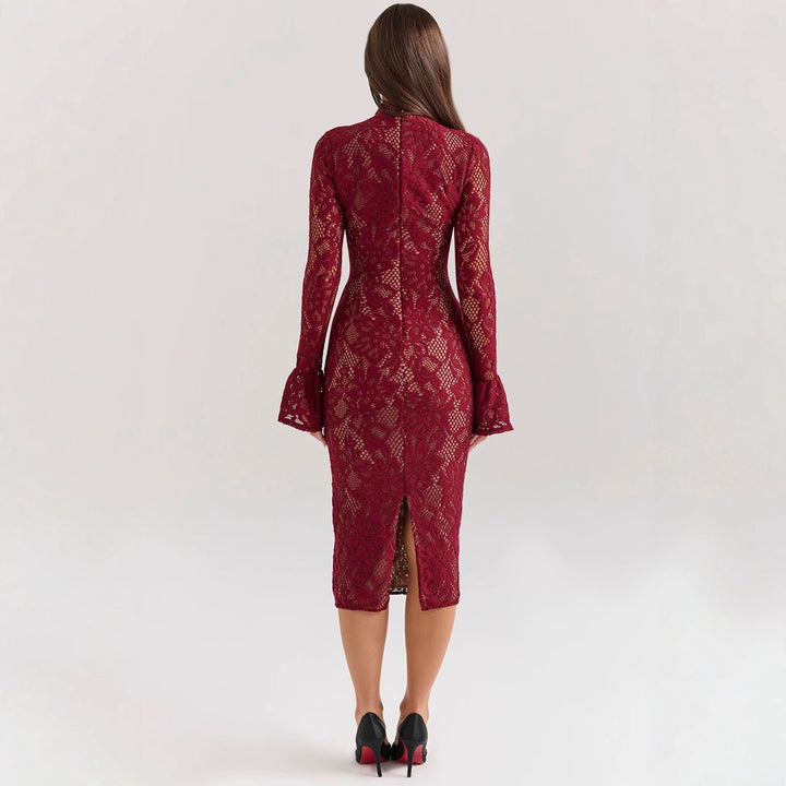 Kvindekjole i lace med høj halsdesign og lange ærmer Skovae