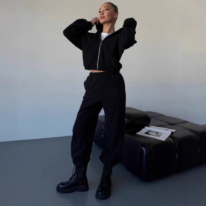 Kvinders stilfulde fleece loungewear sæt med cropped jakke og komfortable joggers Skovae