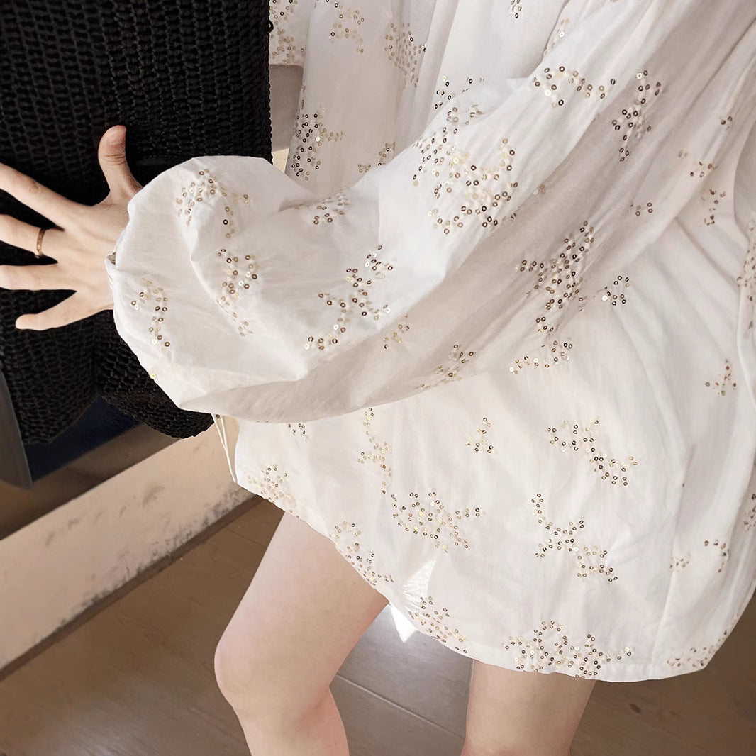 Damer legesyg bluse med detaljer i fin broderi Stilla