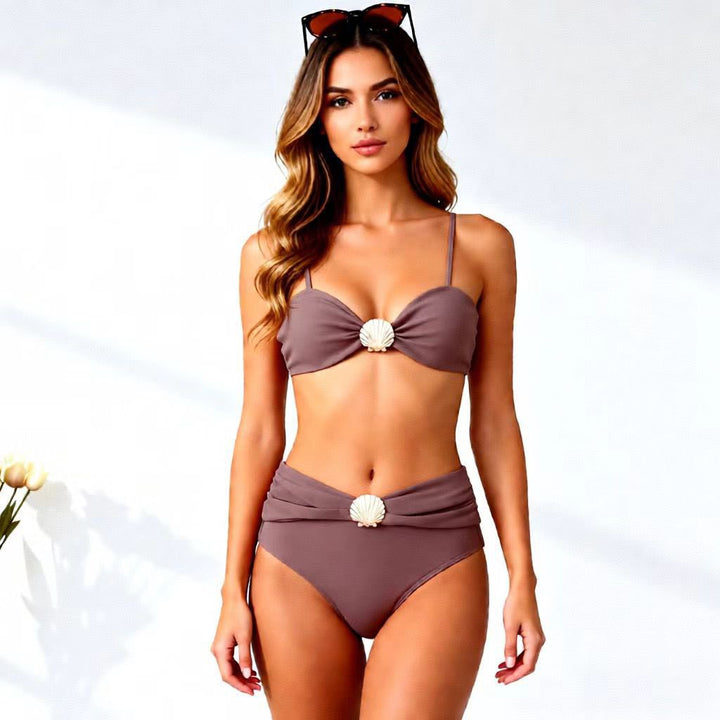Dame bandeau-bikini med elegante muslinge detaljer Skovae
