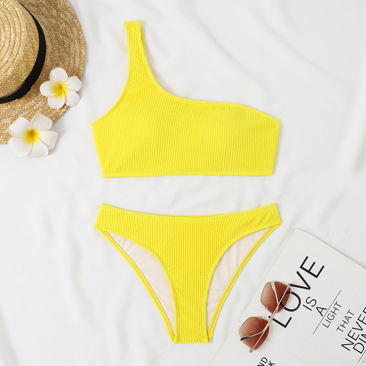 Dame triangel bikini med asymmetrisk snit og spændende design Skovae