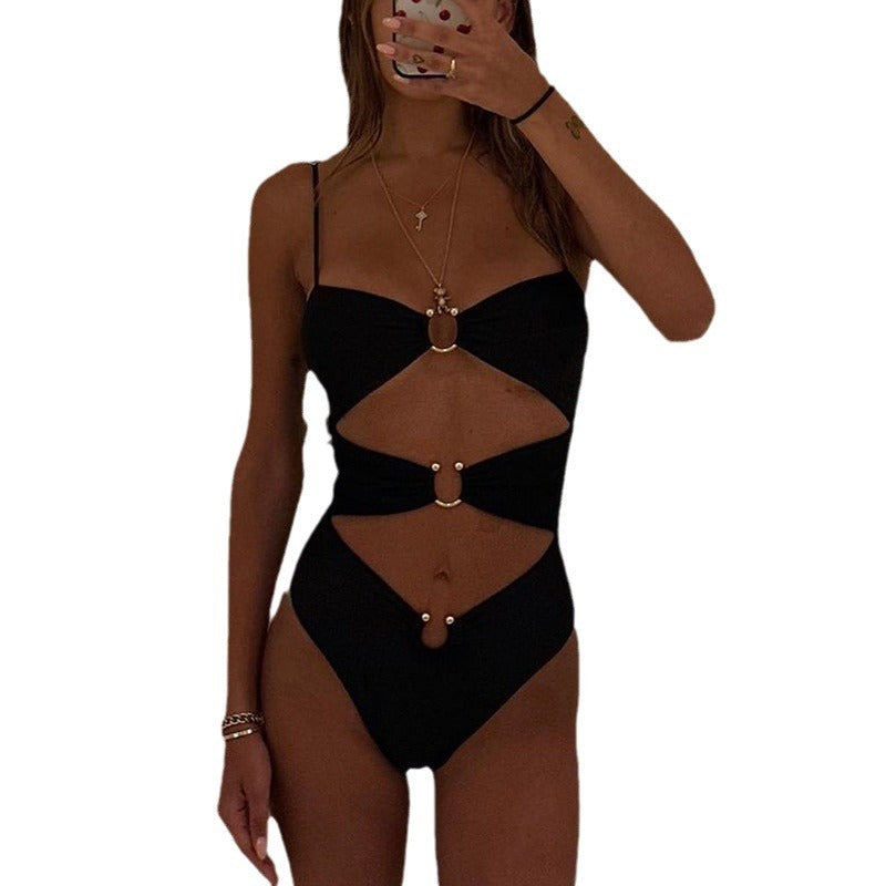 Dame bikini-sæt med raffinerede ringindsatser og innovativt snit Stilla