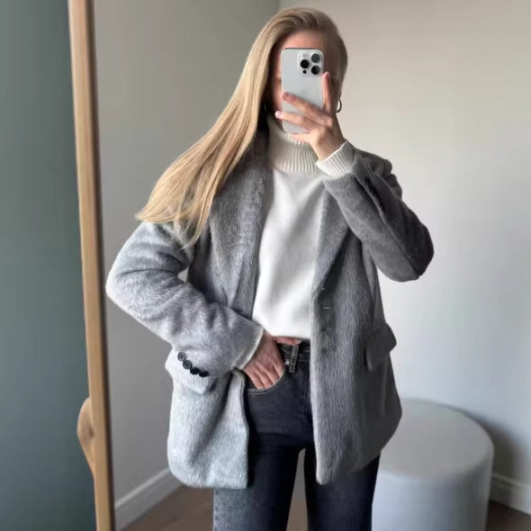 Kvinders fashionable teddy blazer med elegant knapstolpe Stilla