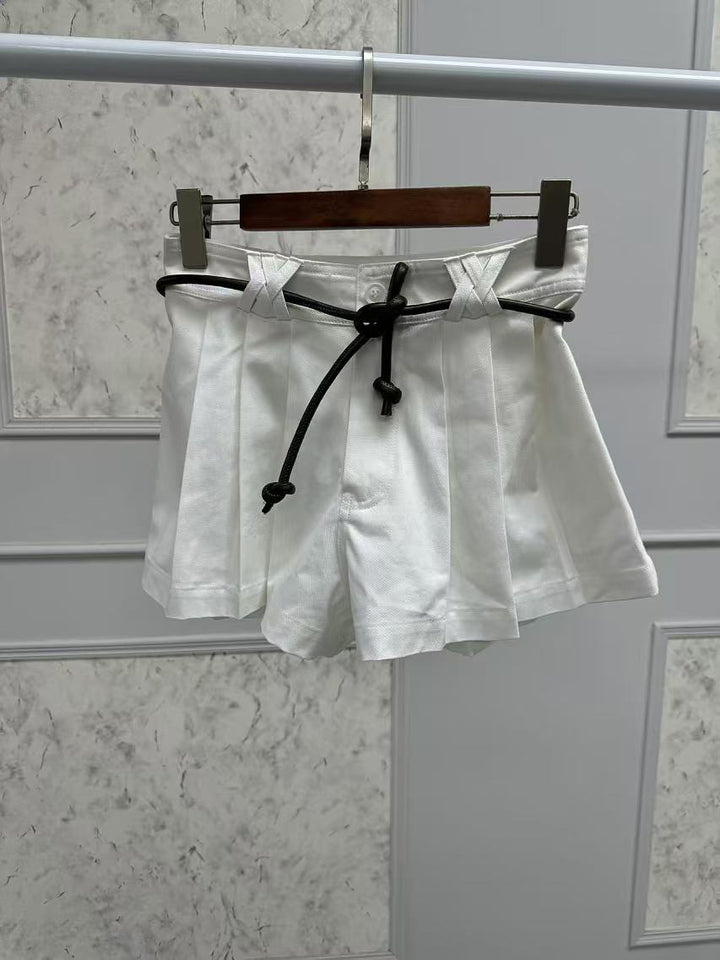 Dame kort shorts med folderdetalje og praktisk snøre Stilla