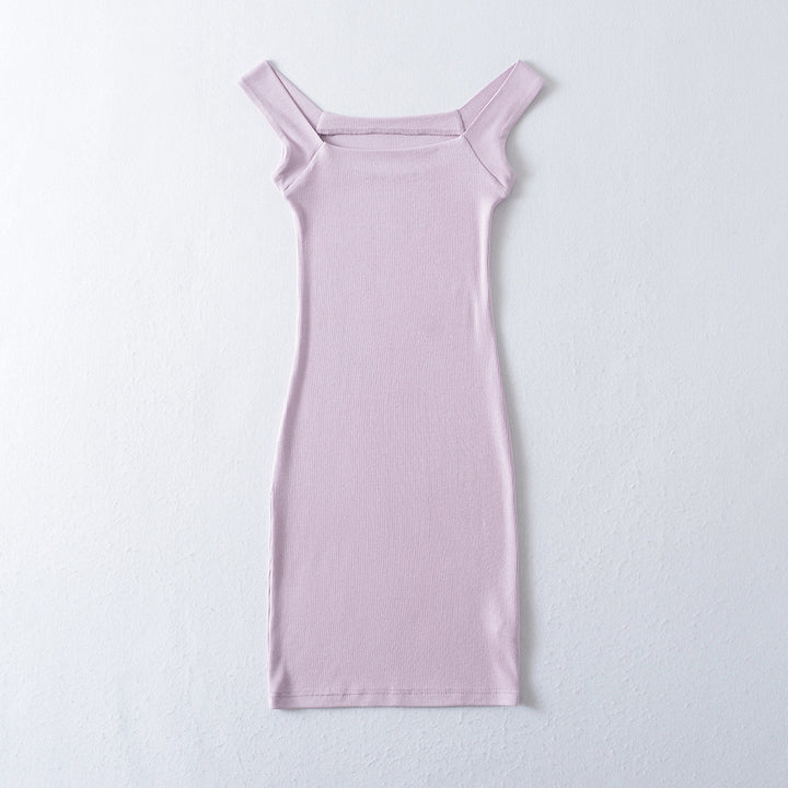 Dame tætsiddende Midi-kjole med off-shoulder design og fin ribstruktur Stilla