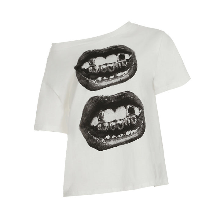 Dame afslappet T-shirt med glitrende korsdesign og generøs udskæring Skovae