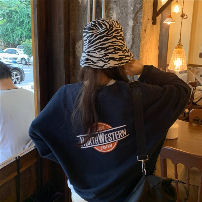 Dame casual oversized sweater med stilfuld logo og behageligt blødt indvendigt foder Skovae