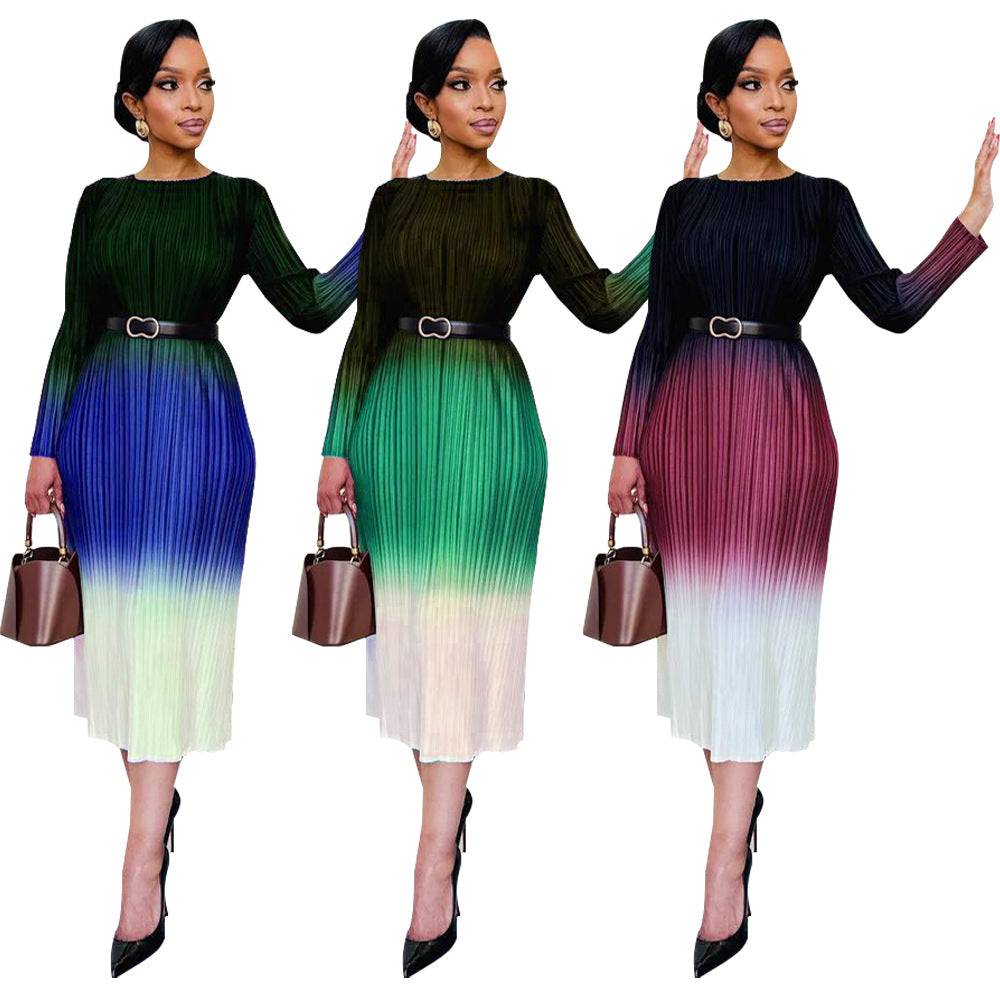 Dame plissee-kjole med lange ærmer og figursyet snit Stilla