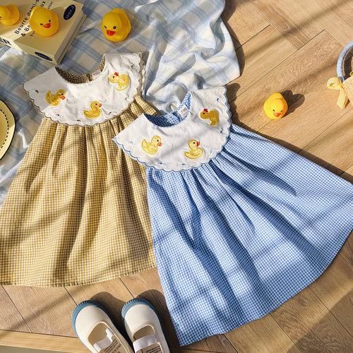 Pige Legesyg Gingham Kjole med Broderet Andemønster Stilla