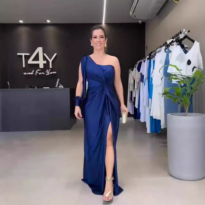 Dame Maxi-kjole med elegant asymmetrisk design og tiltalende flæsedetaljer Stilla