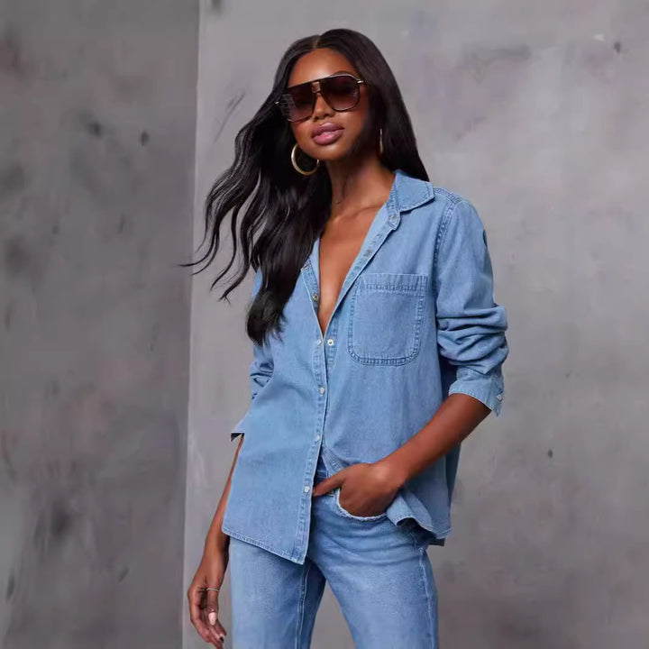 Kvinders denimskjorte med praktisk brystlomme og fashionable detaljer Stilla