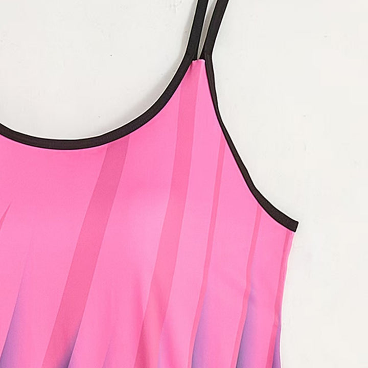 Dame sporty tankini sæt med farverigt top og komfortable shorts Skovae