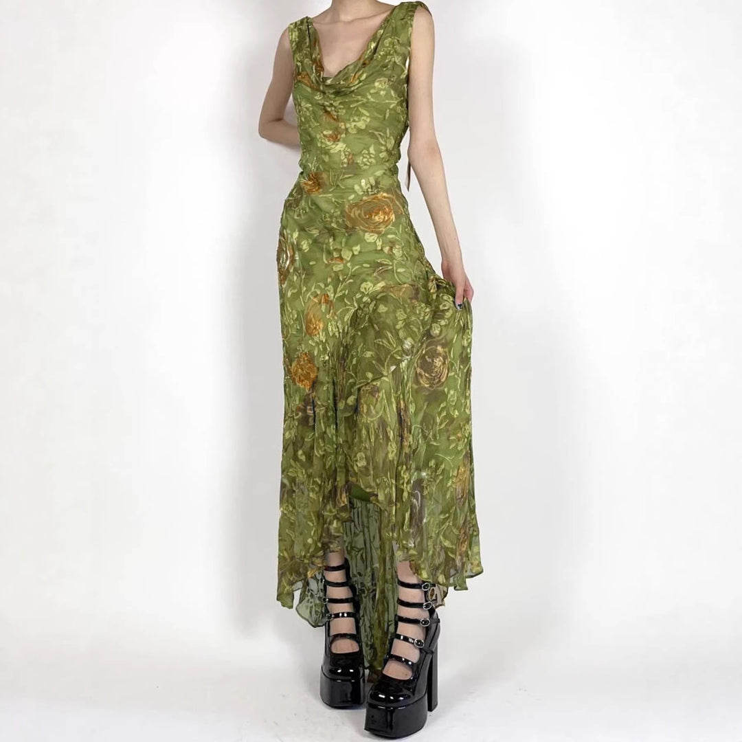 Dame maxikjole med asymmetrisk kant og floral design Skovae
