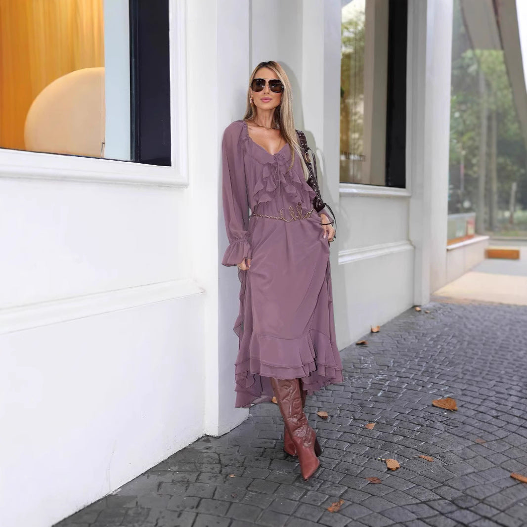 Dame Maxikjole med feminine ruffle detaljer og elegant V-udskæring Stilla