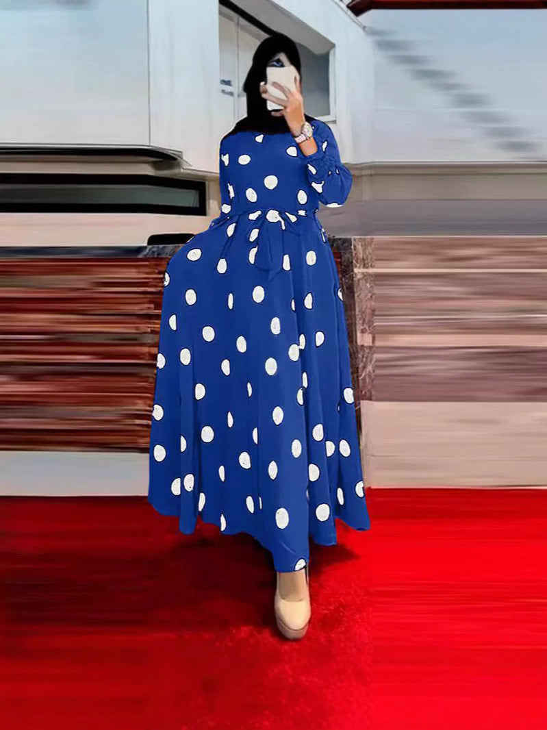 Dame Maxikjole med elegante prikker og taljebælte Stilla