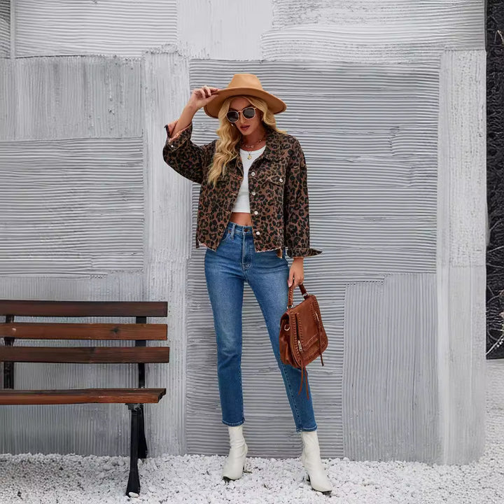 Damejeansjakke i den trendy Leo-design med oversized pasform Stilla