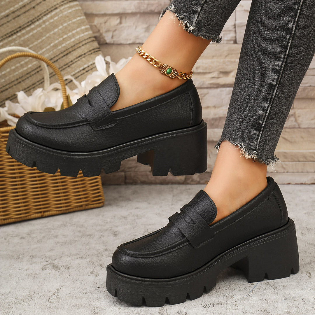 Dame plateau slip-ons med skridsikker profileret sål og modigt design Stilla