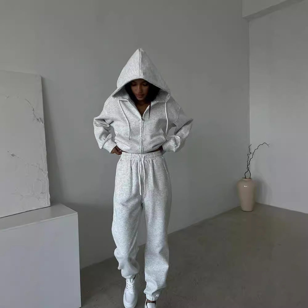 Dames sporty hoodie sæt med høj talje og praktiske lommer Skovae