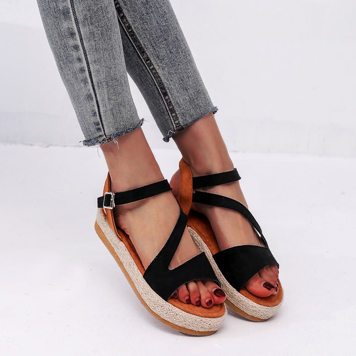 Dame Elegante og komfortable kile-sandaler med justerbar rem Stilla
