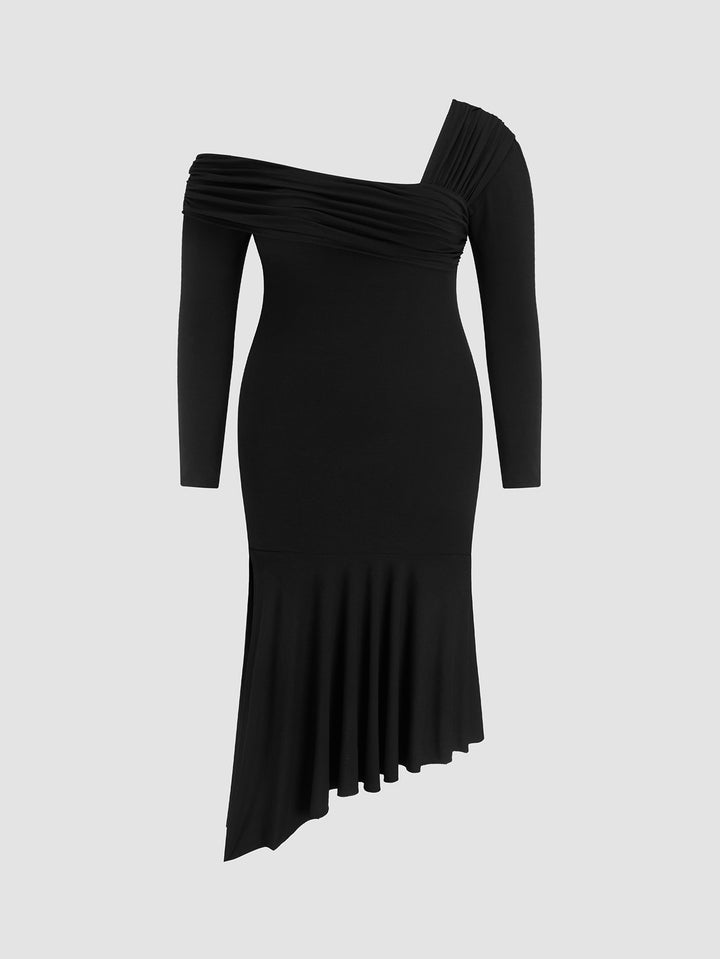 Dame off-shoulder kjole med asymmetrisk kant og flæse detalje Stilla