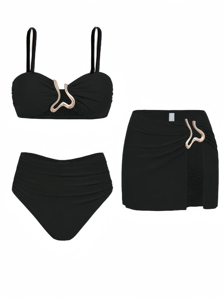Dame bikinisæt med elegant indpakningsskørt og moderne design Skovae
