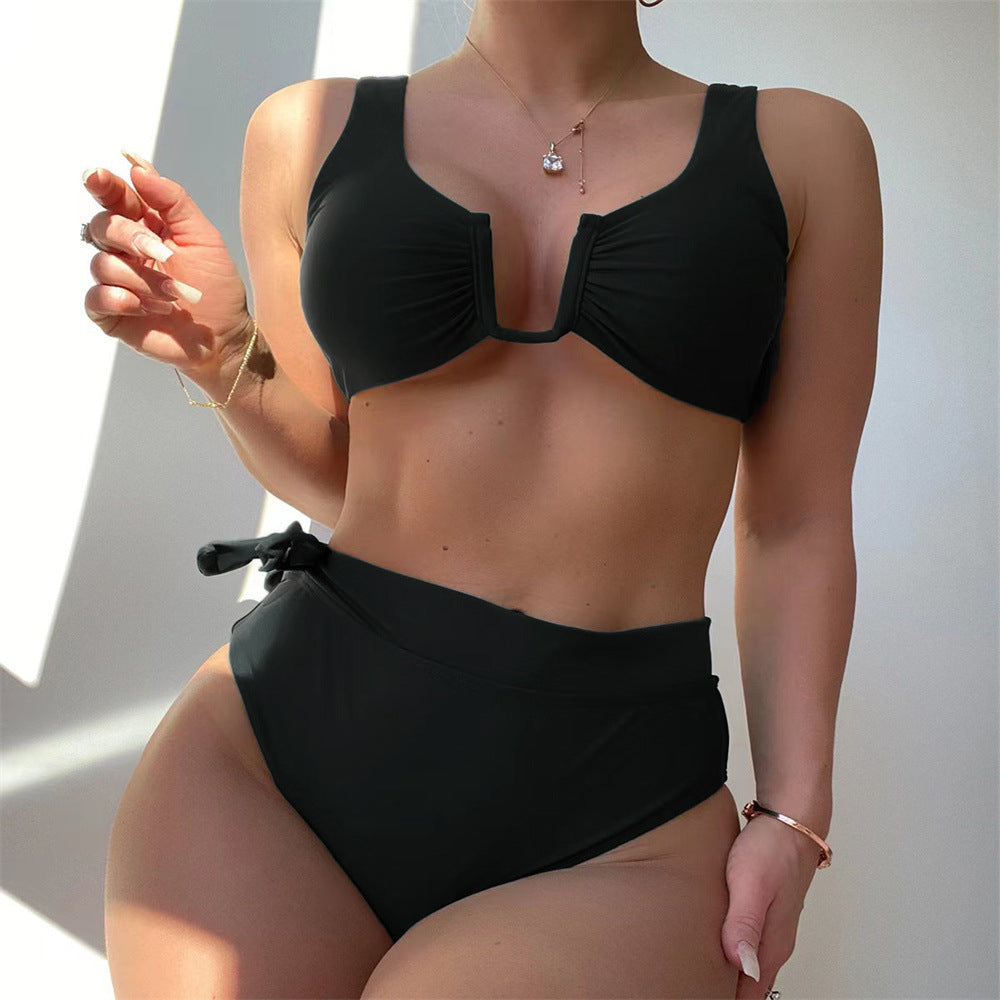 Dame Bikini-sæt med elegant knudedesign og højtaljeret buks Skovae