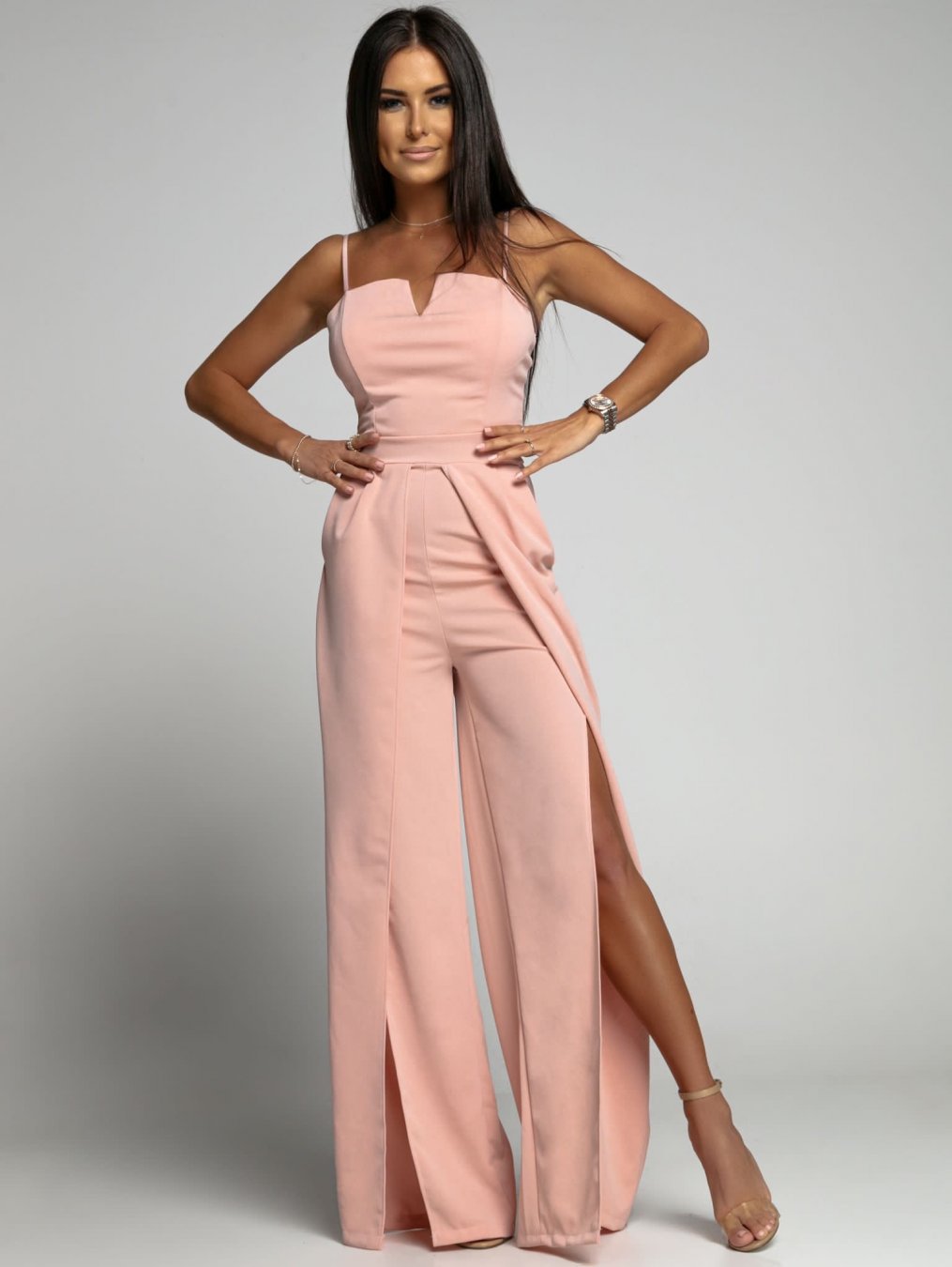 Damer Elegant og luftig overall med split Stilla