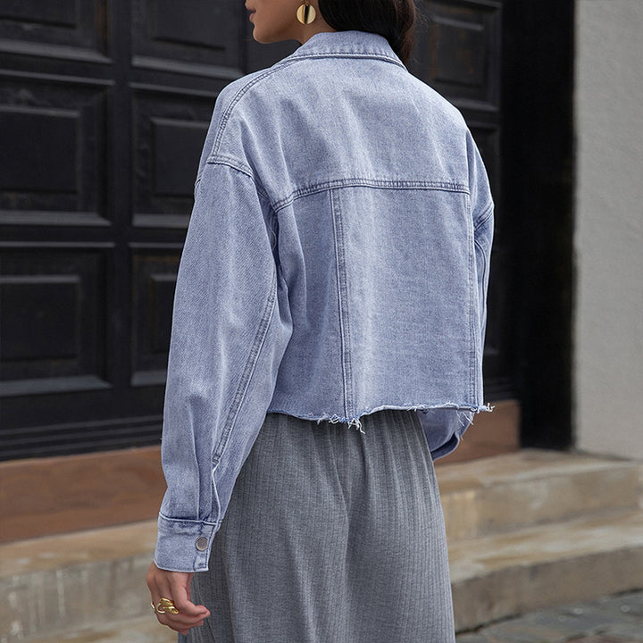 Dame Cropped Denimjakke med frynset kant og afslappet snit Stilla