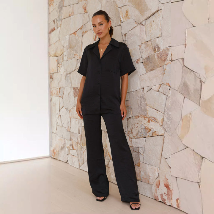 Dame Elegant Satin-Nightwear-Sæt med klassisk Krave og behagelige løstskårne Bukser Stilla