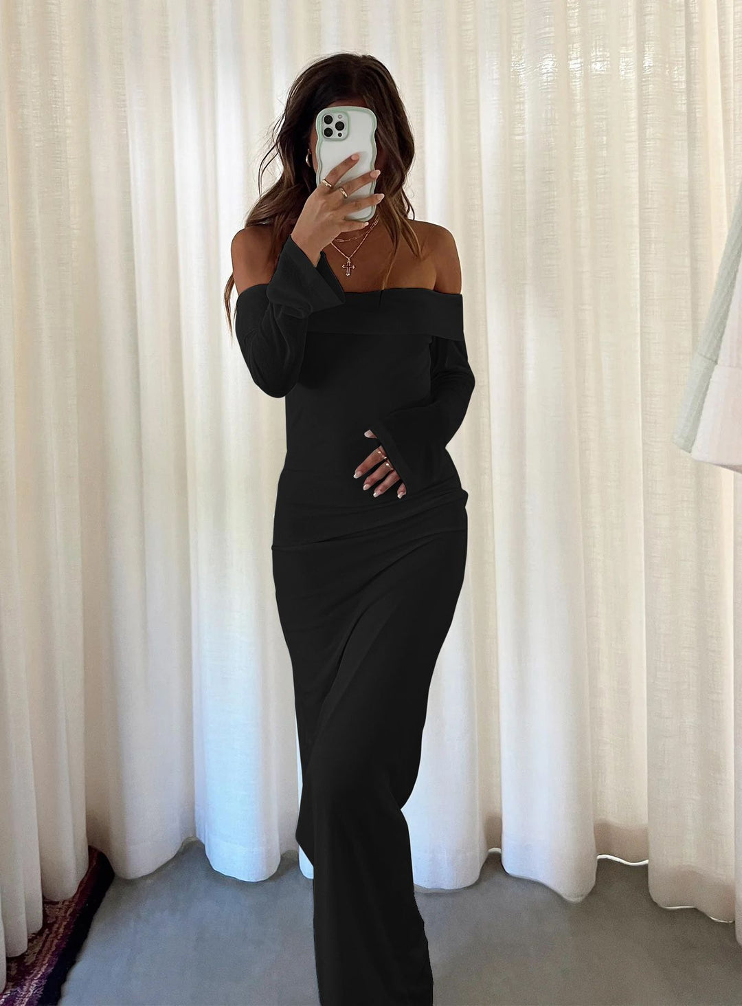 Dame Off-Shoulder Maxikjole med tætsiddende snit Stilla