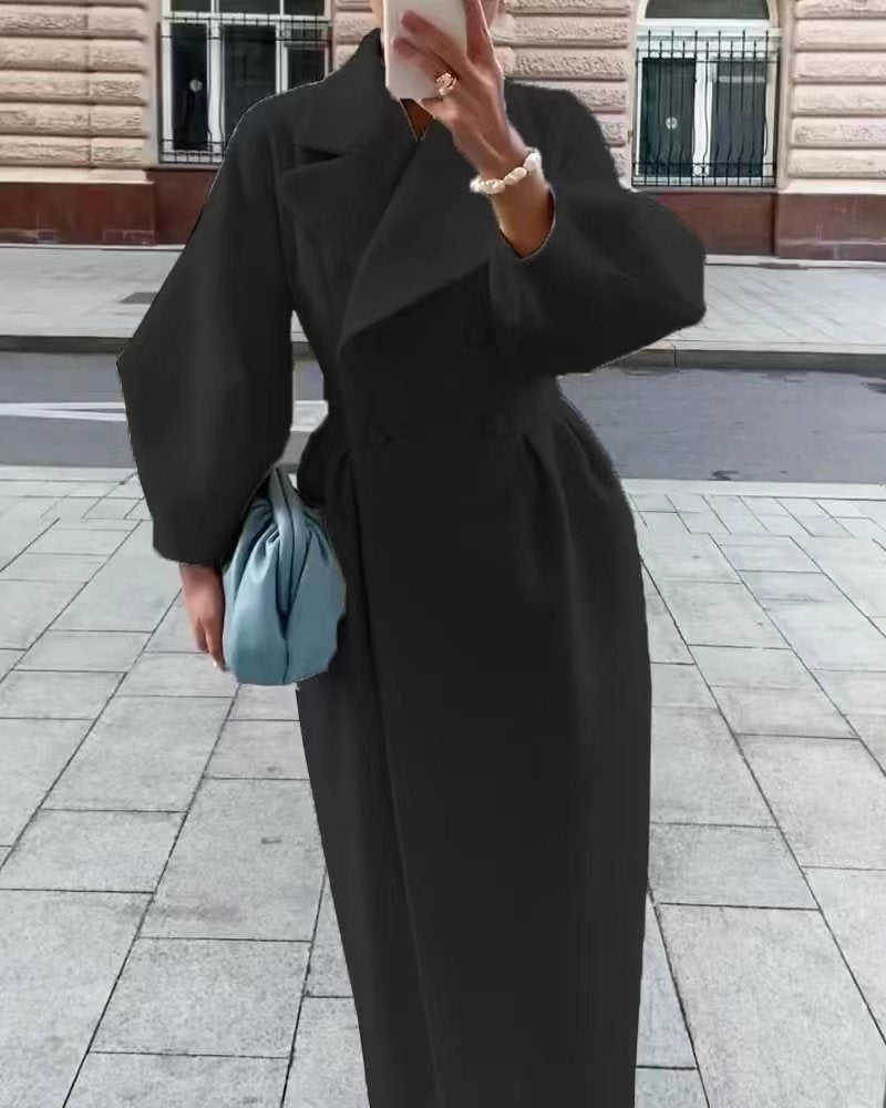 Kvinders elegante trenchcoat med skræddersyet pasform og sideslids Stilla