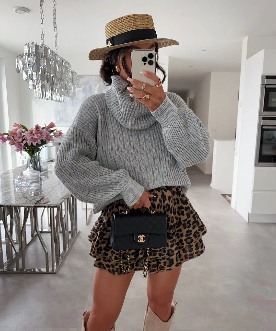 Kvinders chunky strikket sweater med høj krave og bredskårede ærmer Stilla