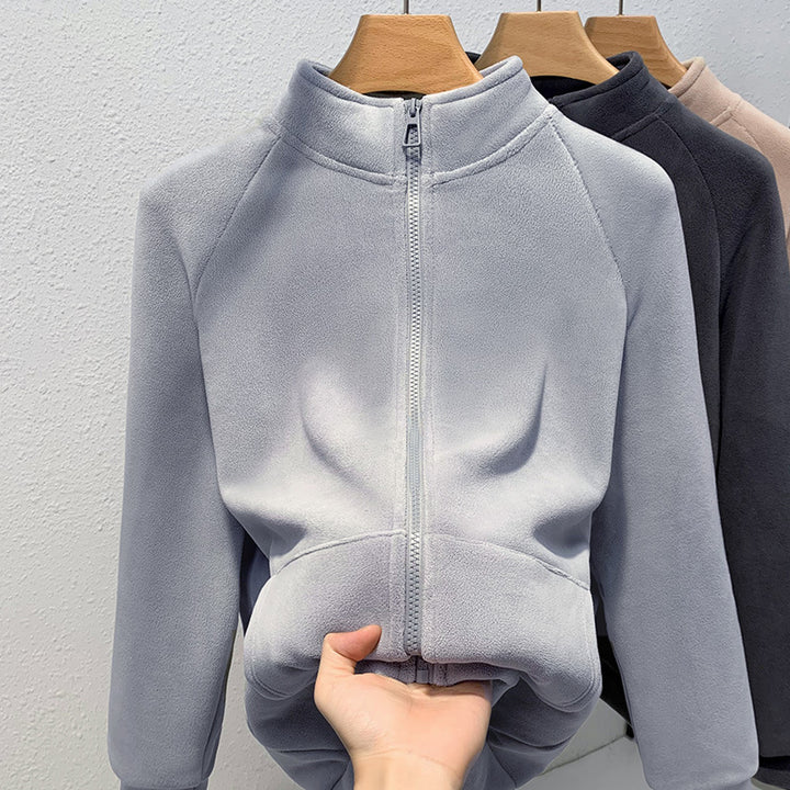 Dame blød fleece-zip-hoodie med elegant ståkrave og afslappet pasform Stilla