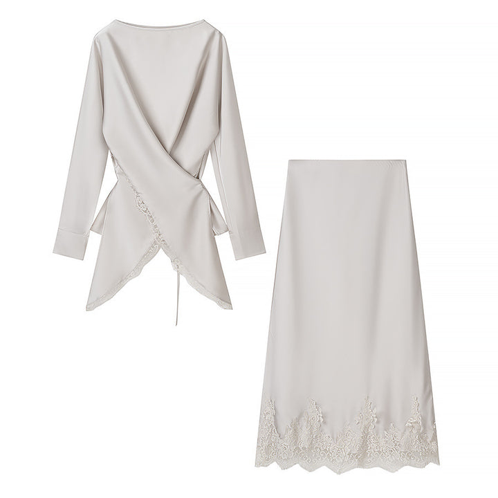 Dame elegant indviklet bluse med spidsbesætning og matchende nederdel Skovae