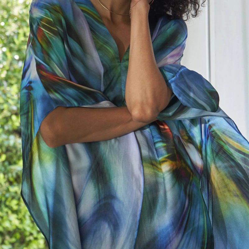 Dame Kaftan med farverigt abstrakt design og bred svingende snit Stilla