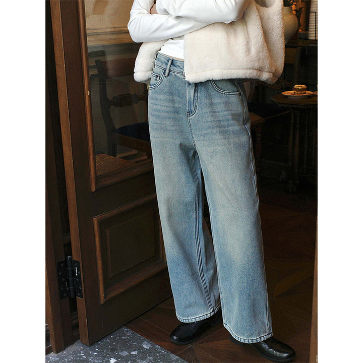 Dame løstsiddende jeans i klassisk stil med høj talje og tidløs vask Stilla