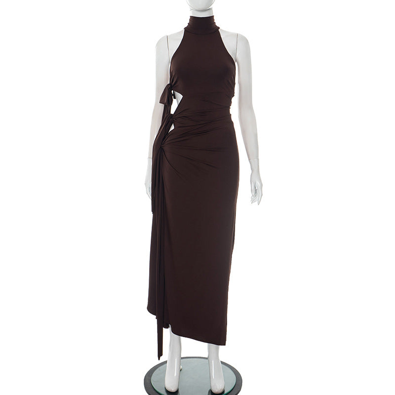 Femme Elegante Halterneck Maxikjole med sidelæns indpakningsdetalje Stilla