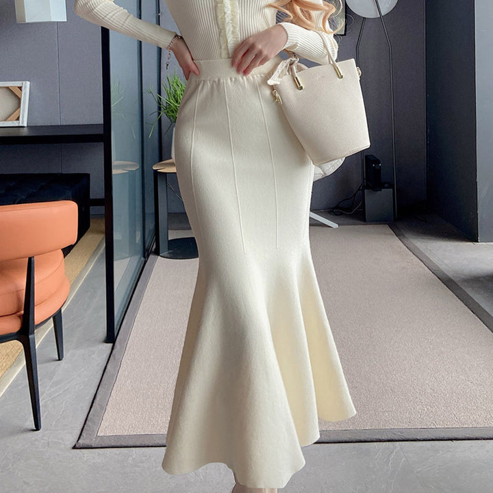 Kvinders elegante flared midi skirt lavet af fint strik Stilla