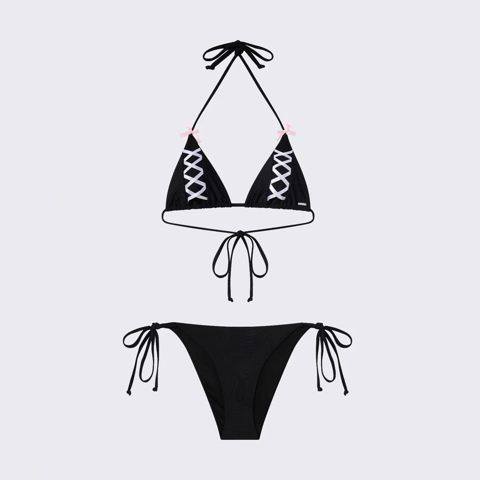 Dame triangel-bikini med raffinerede snøredetaljer Skovae